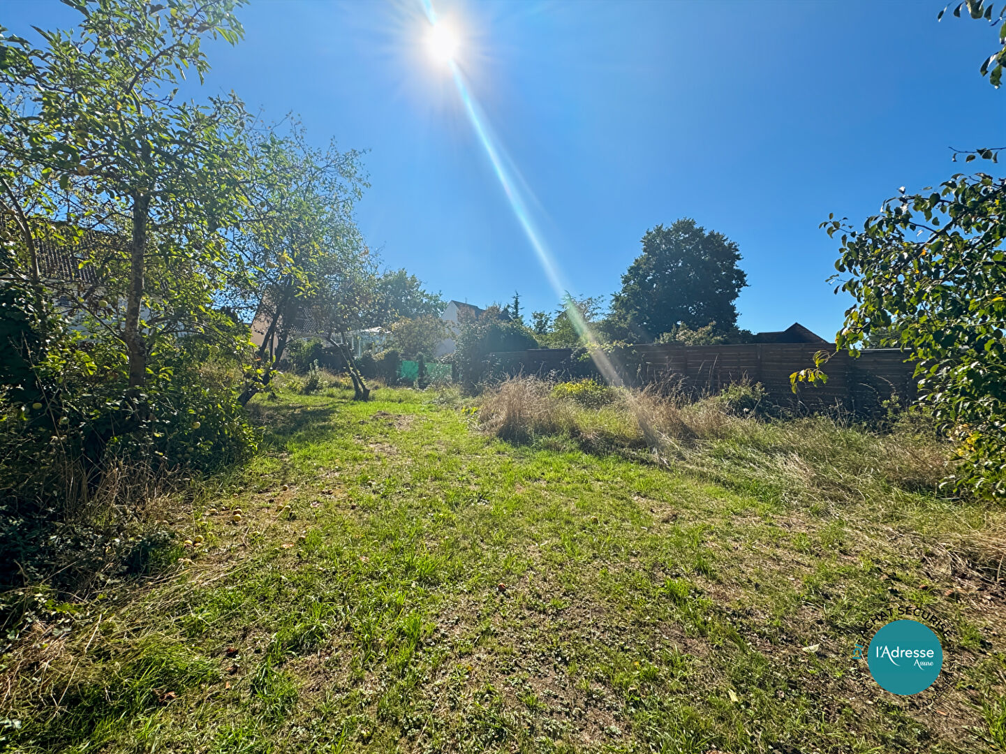 Terrain constructible de 806 m2 - MENNECY