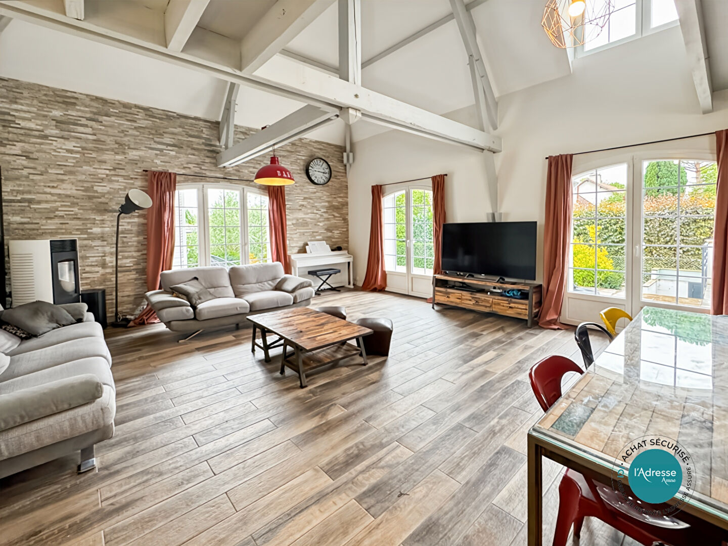 Maison individuelle rénovée sur sous-sol total