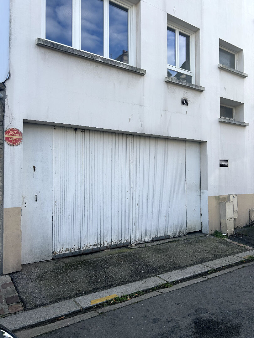 A LOUER : GARAGE DANS LE SECTEUR DES ORMEAUX