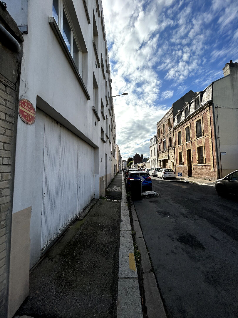 Photo A LOUER : GARAGE DANS LE SECTEUR DES ORMEAUX image 2/2