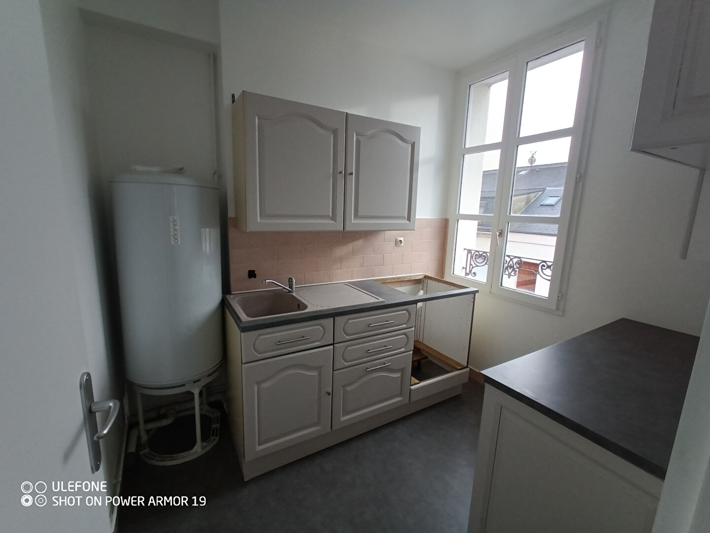 Photo L'adresse vous propose ce spacieux 2 pièces image 2/6