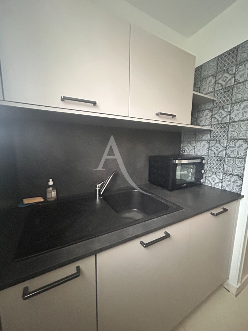 Photo Appartement  2 pièce(s) 45 m2. libre . dalle béton image 4/6