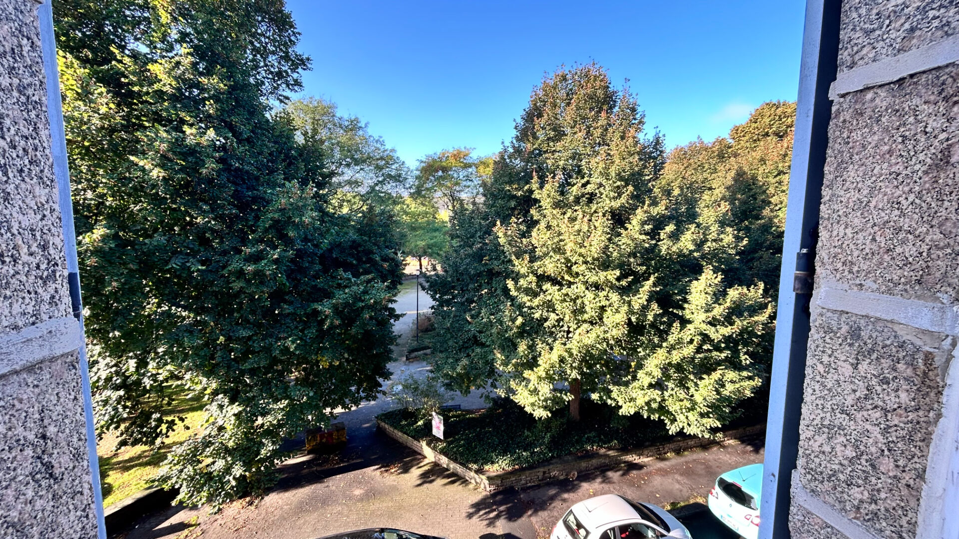 Photo St Michel . 1 Chambre. Meublé. Calme image 2/6