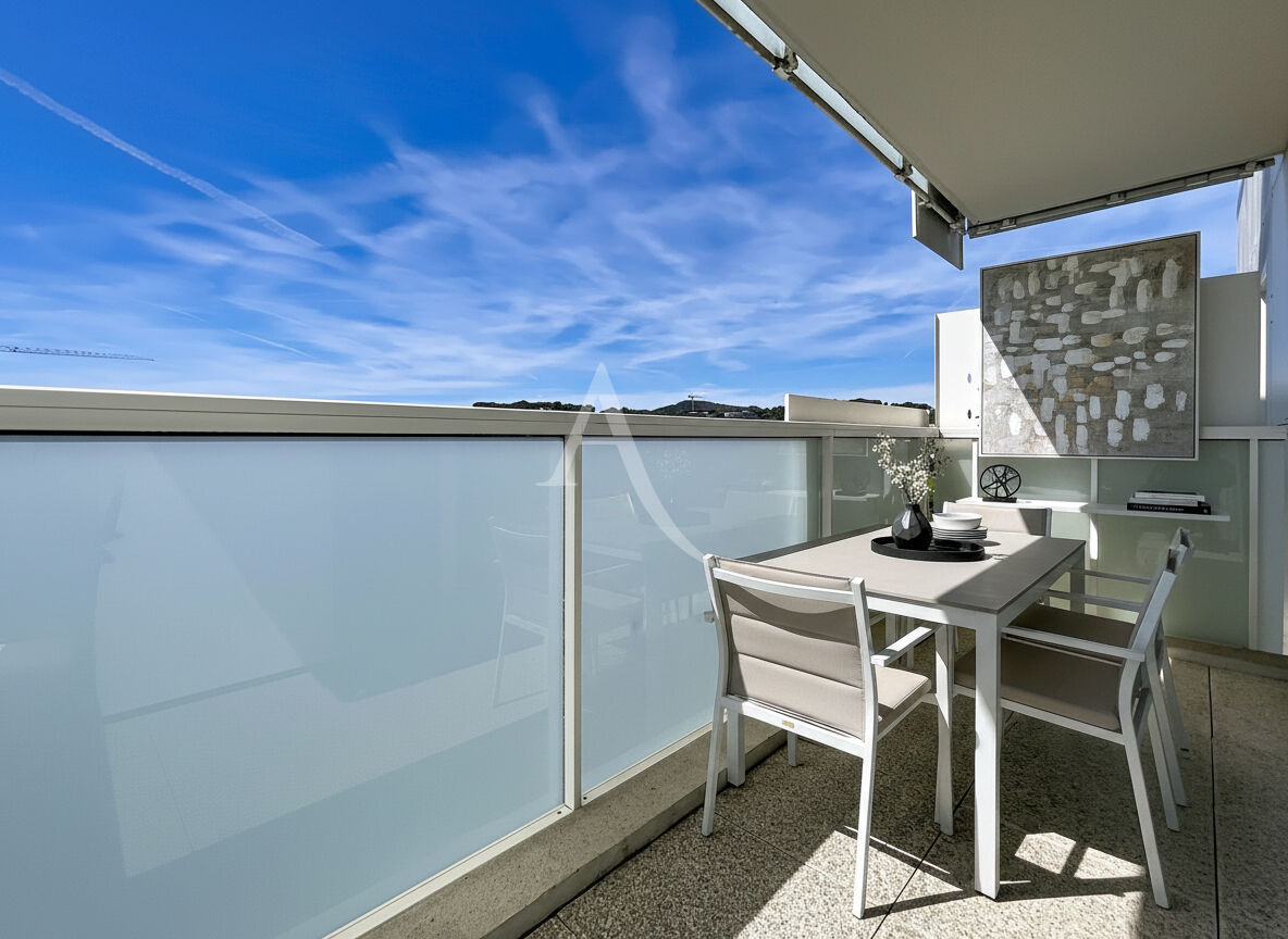 2 pièces Antibes Etage élevé avec 2 parkings sous-sol