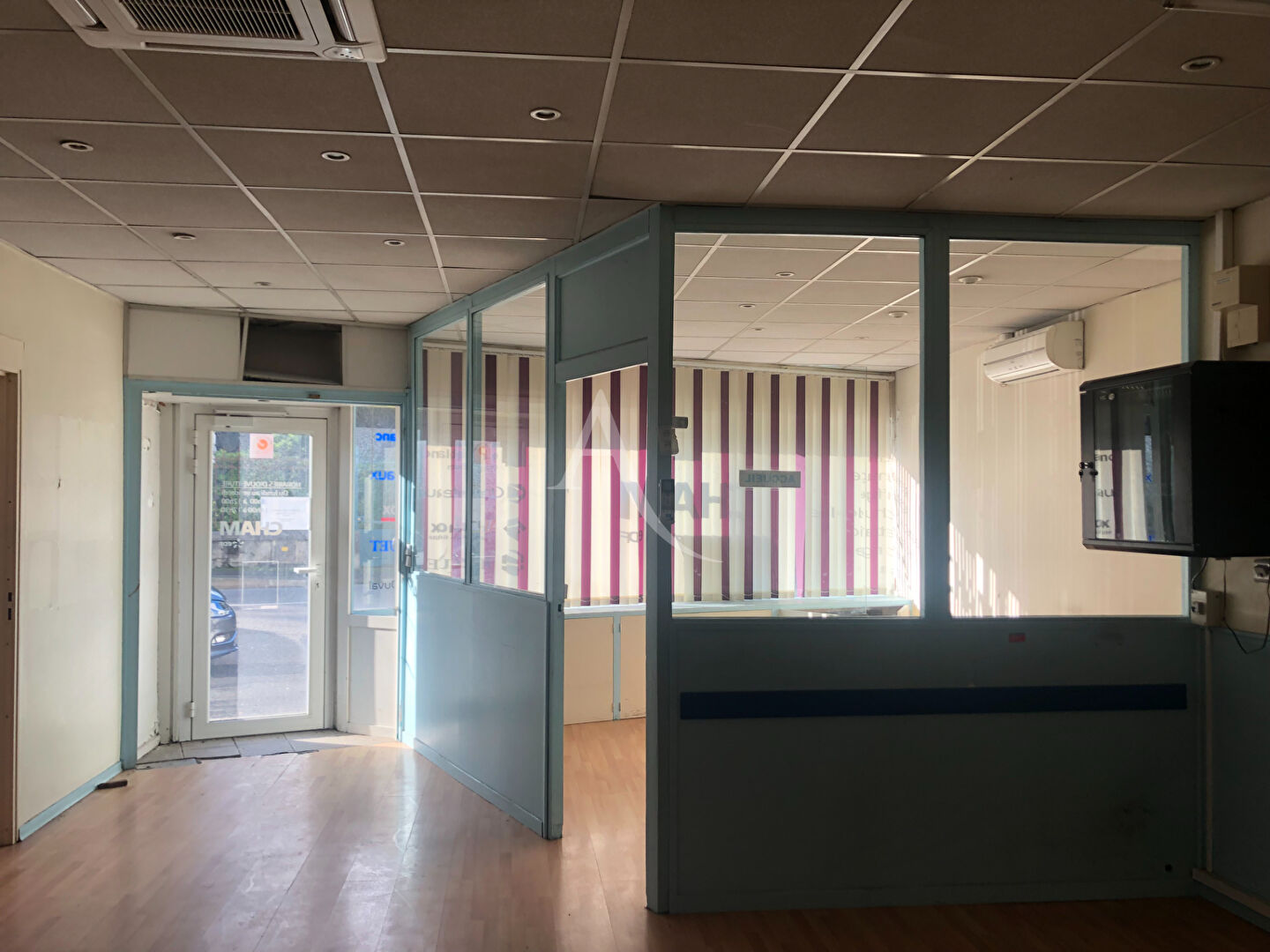 PAU Centre ville - Local commercial Pau 88 m2 avec garage