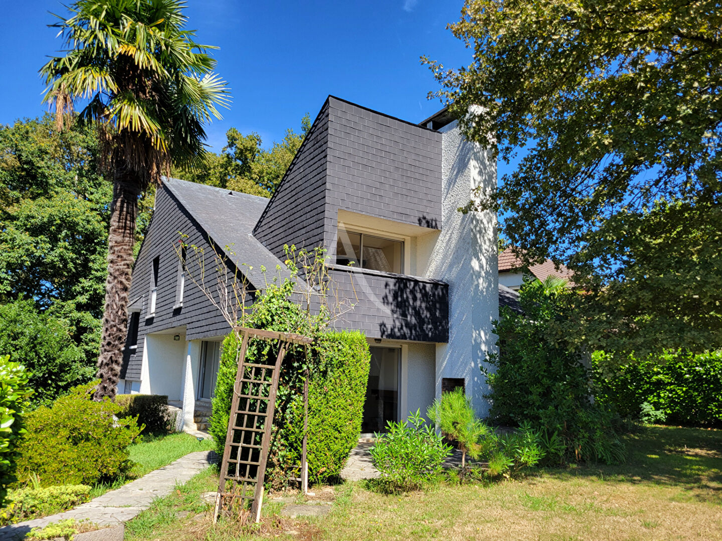 Photo Maison Lescar 7 pièce(s) 170 m2 image 1/6