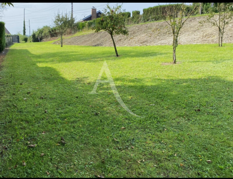 A découvrir superbe terrain constructible de 700 m 2