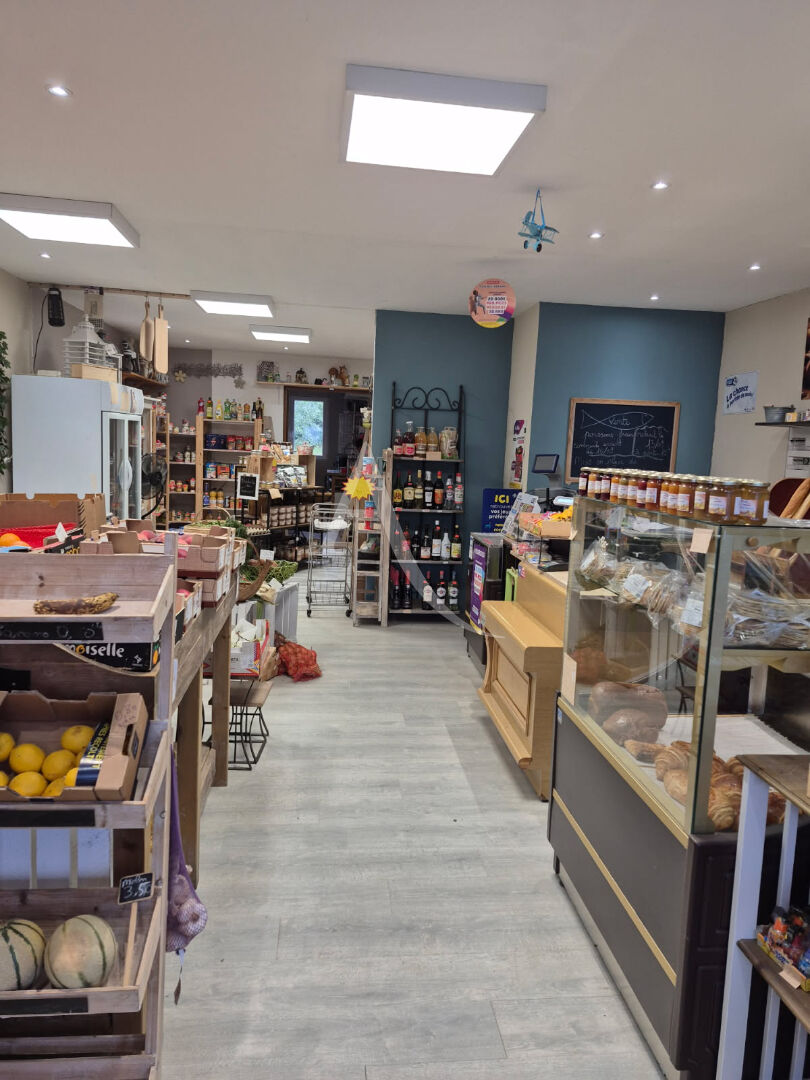 EPICERIE  - 94m2 - Parenty