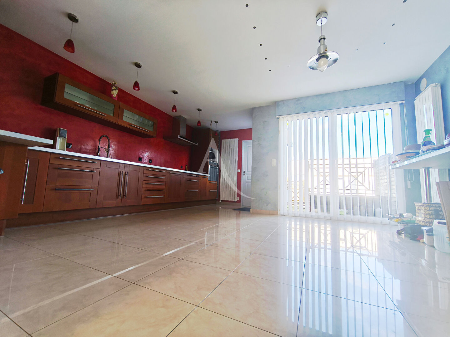 Photo Maison mitoyenne - 3 pièce(s) - 00 m² - PROVIN image 1/6