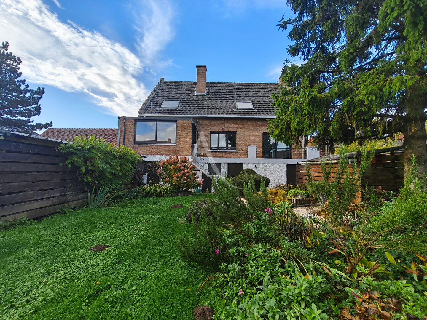 Photo Maison Carnin 6 pièce(s) 155 m2 image 1/6