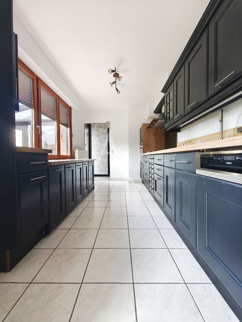 Photo Maison Carnin 6 pièce(s) 155 m2 image 3/6