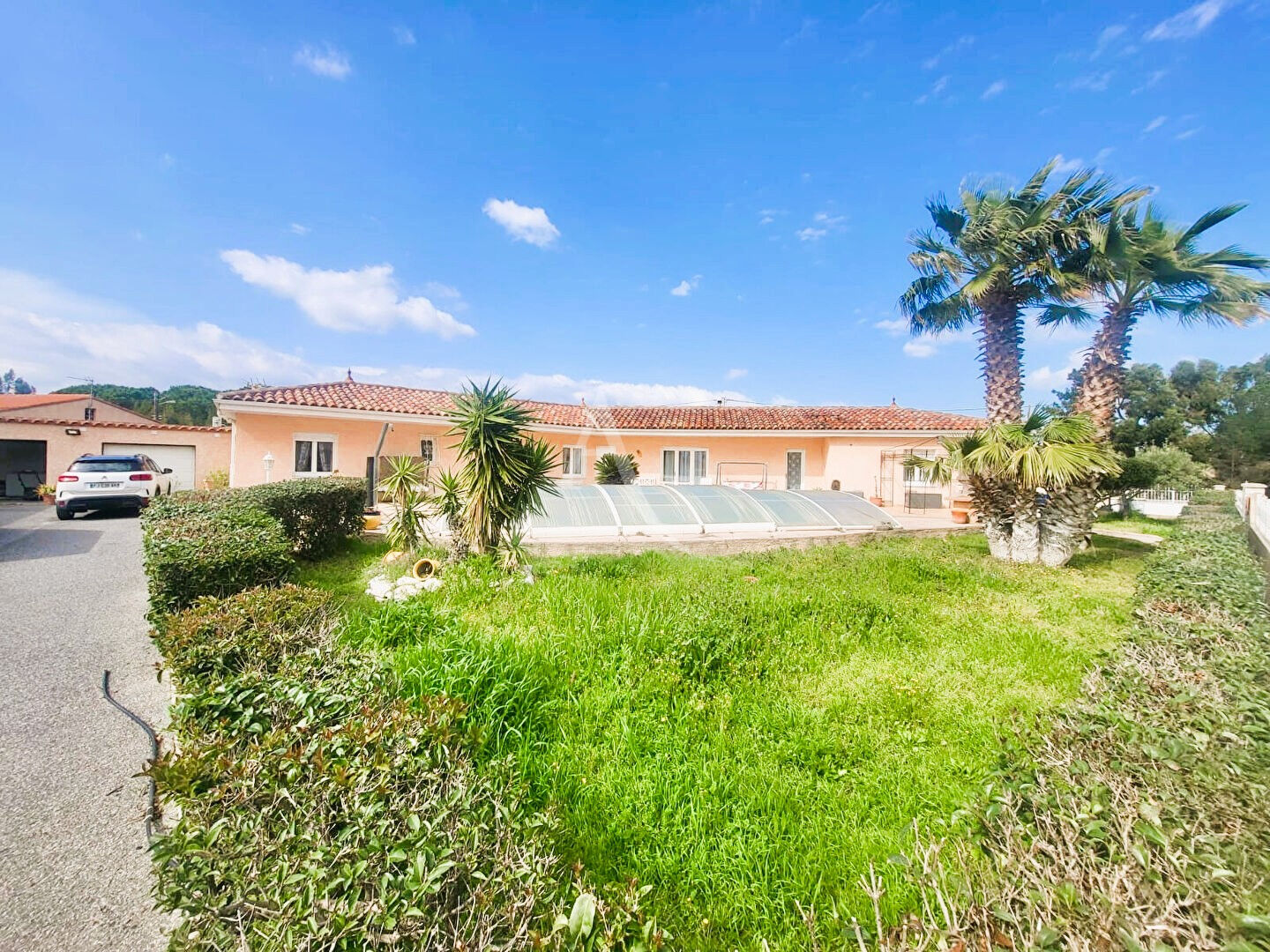 Photo Maison Pia / Plain pied / Piscine / Garage image 2/6