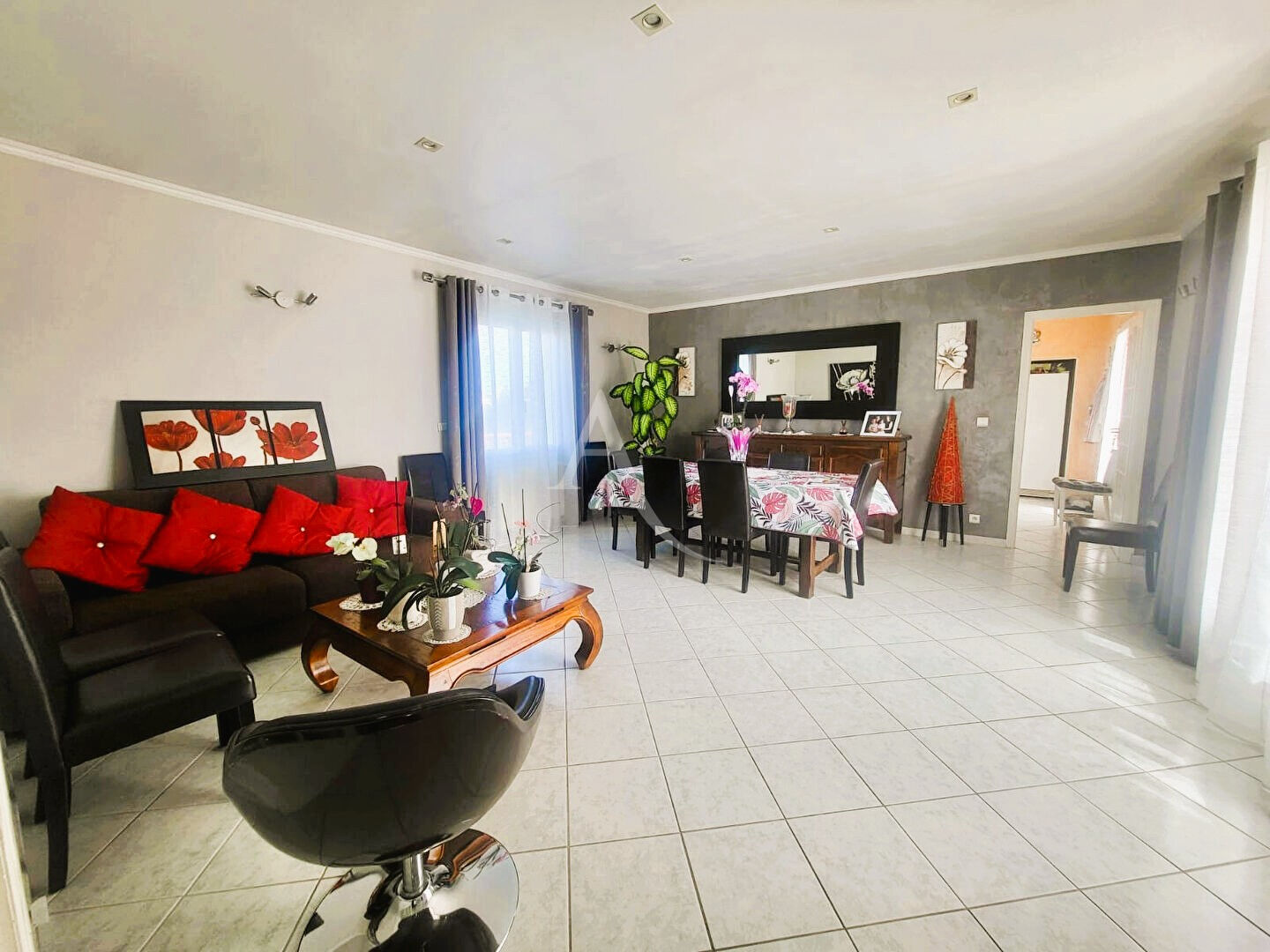 Photo Maison Pia / Plain pied / Piscine / Garage image 4/6