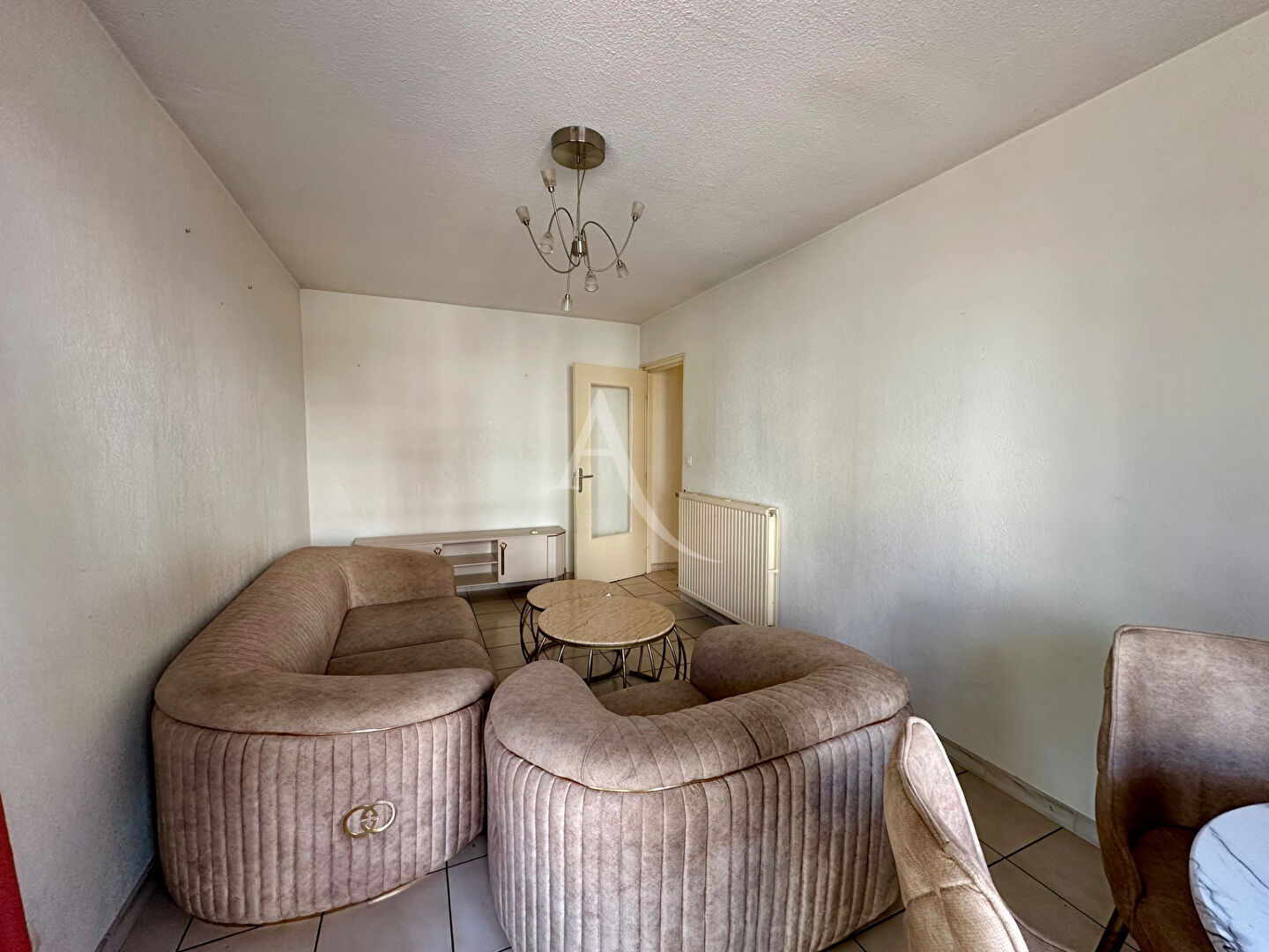 Photo Bel Appartement lumineux 3 pièce(s), balcon, cave sur palier secteur Vertefeuille / Moulin à vent image 2/6