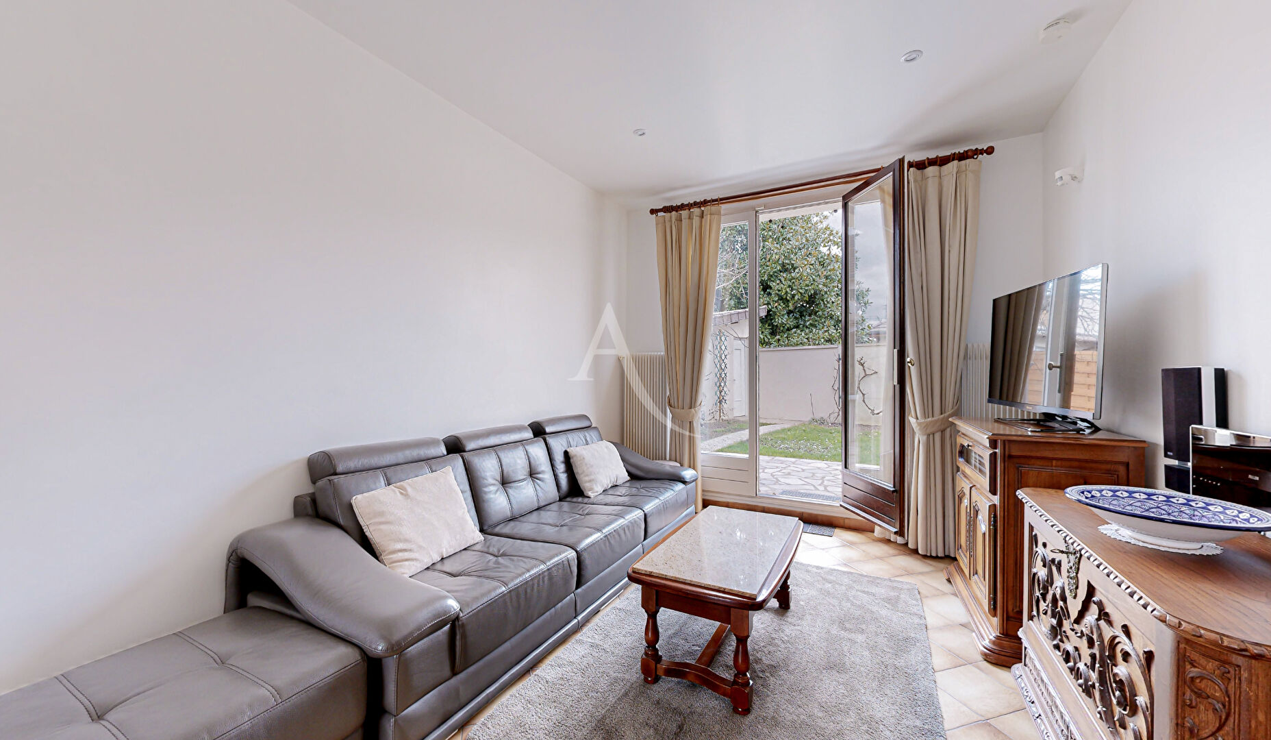 Photo Maison Pontault Combault 7 pièce(s) 113 m2 image 1/6