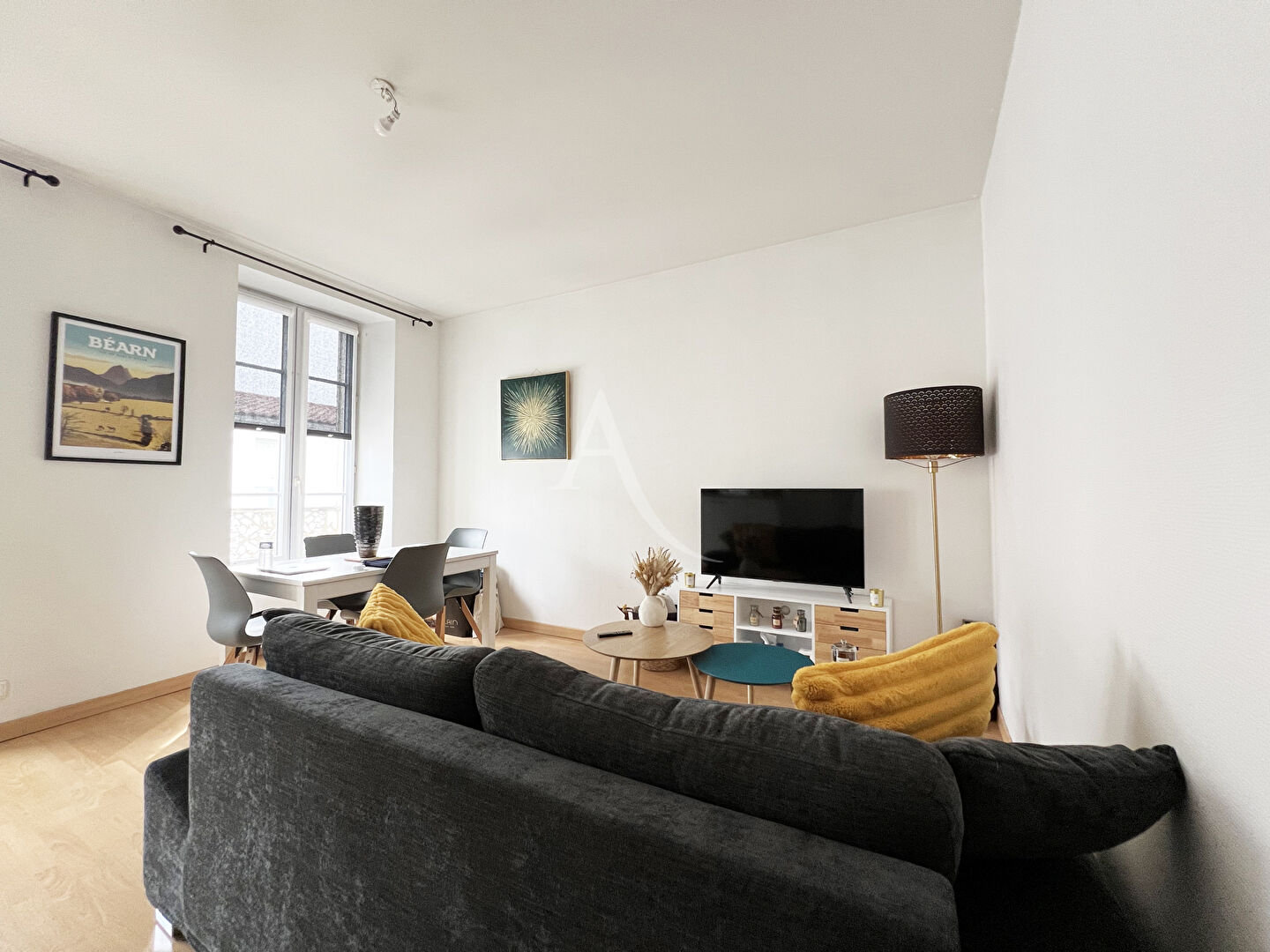 Photo Ensemble Immobilier Centre-Ville  La Rochelle : 4 Appartements avec Cave image 4/6