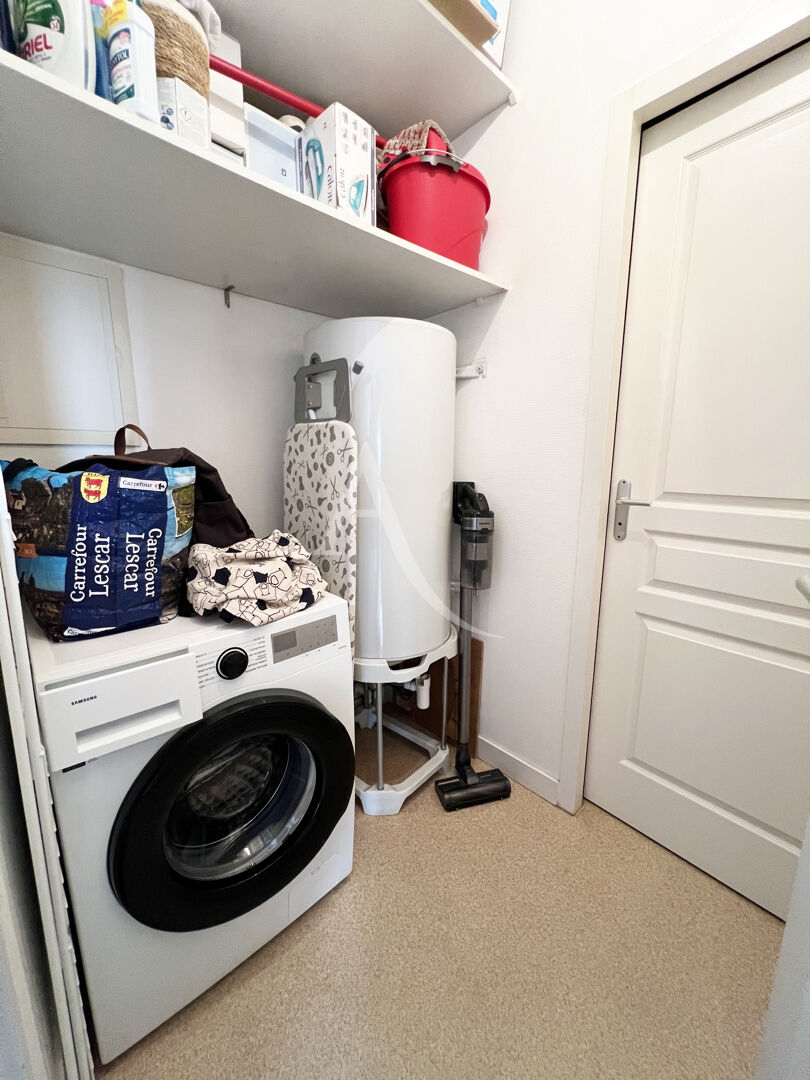 Photo Ensemble Immobilier Centre-Ville  La Rochelle : 4 Appartements avec Cave image 6/6