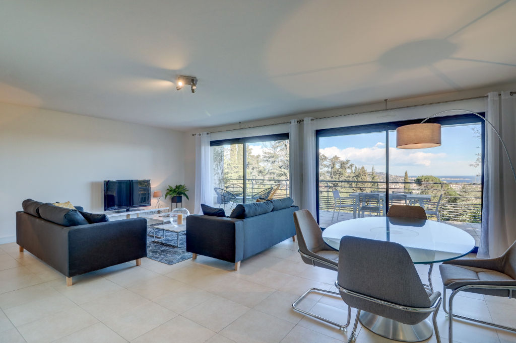 Photo Villa contemporaine avec piscine - vue mer panoramique image 4/6