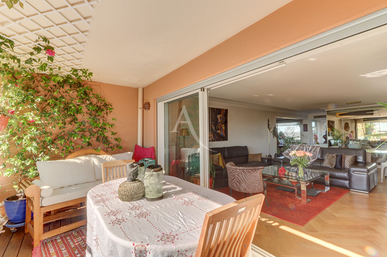 Photo Appt 132 m² vue mer dans domaine gardé avec piscine image 3/6