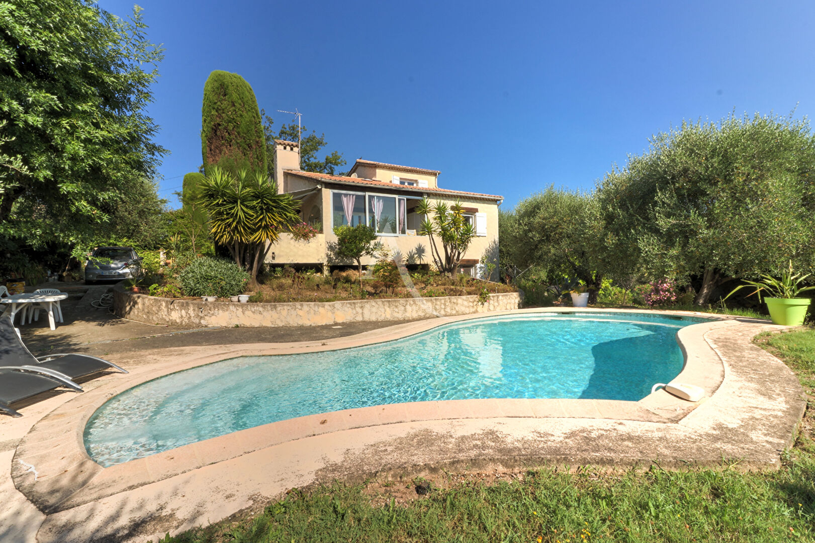 Villa provençale avec piscine