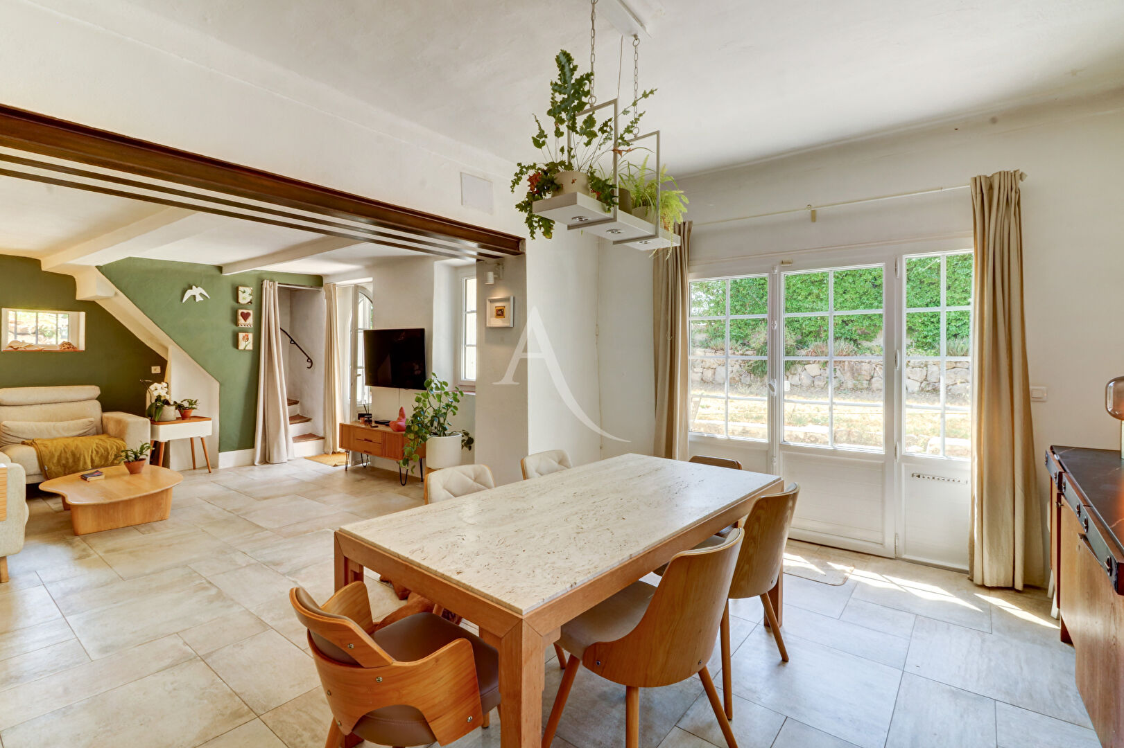 Photo Mas provençal rénové avec dépendance image 2/6