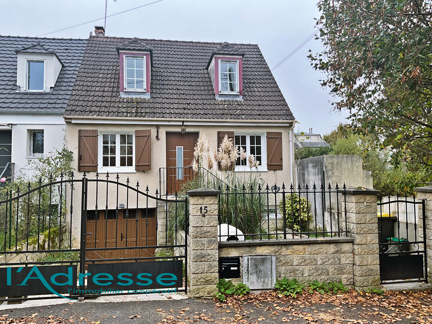 Agence immobilière de 
 L'Adresse de l'ANCIENNE MAIRIE - DESCAMPS - PIERRAT - AGENCE DESCAMPS 
