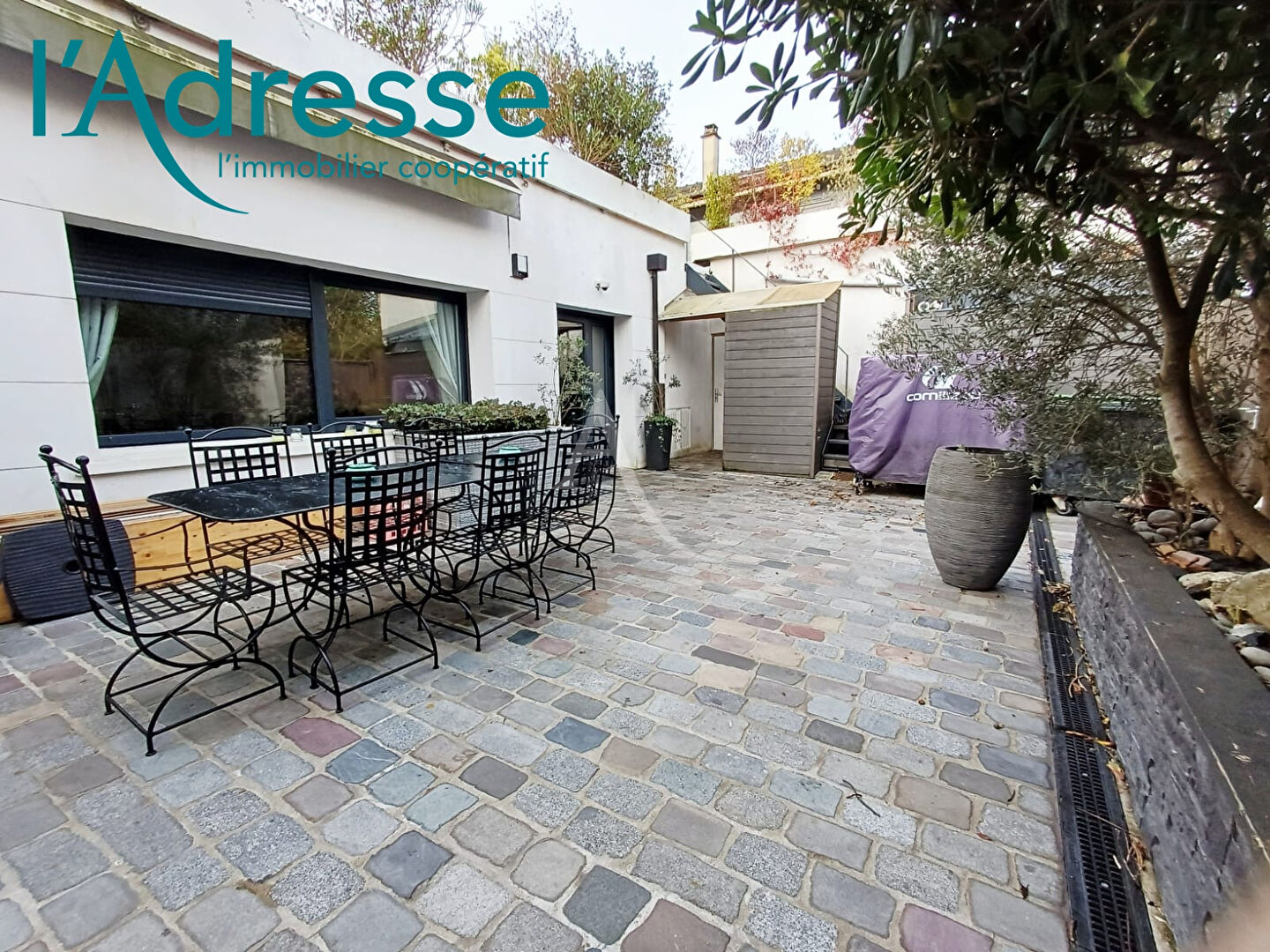 Agence immobilière de 
 L'Adresse de l'ANCIENNE MAIRIE - DESCAMPS - PIERRAT - AGENCE DESCAMPS 
