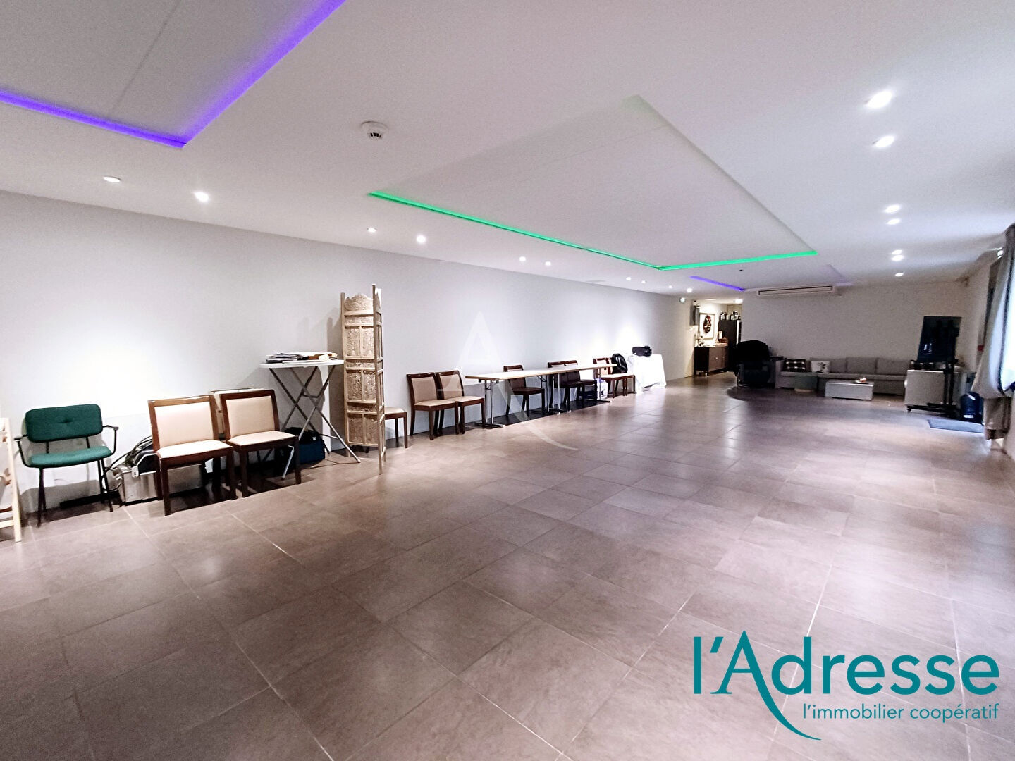 Photo Mur  et fond restaurant 250 m² + appartement 4 pièces image 3/6