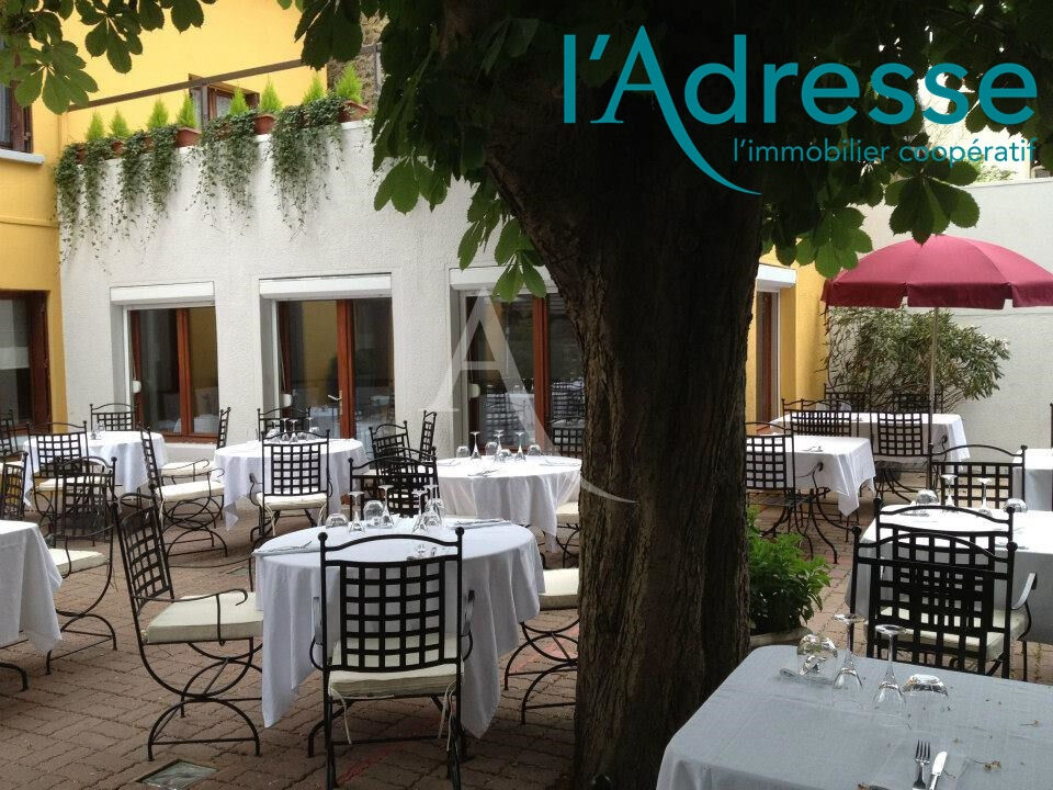 Photo Mur  et fond restaurant 250 m² + appartement 4 pièces image 5/6