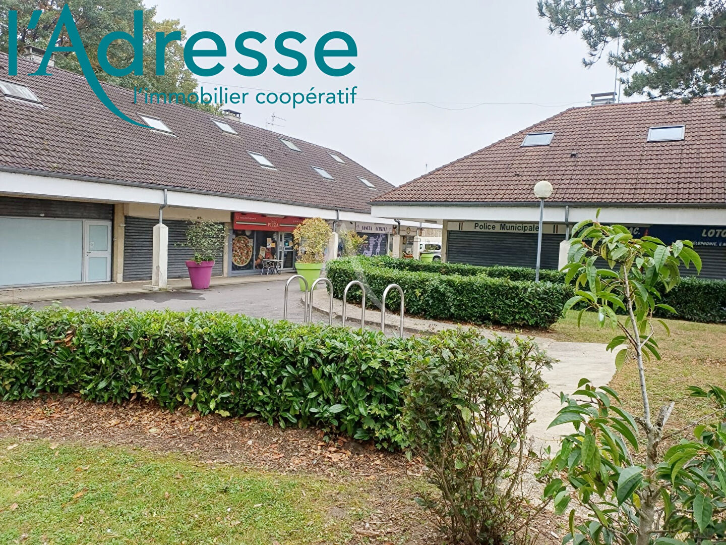 Agence immobilière de 
 L'Adresse de l'ANCIENNE MAIRIE - DESCAMPS - PIERRAT - AGENCE DESCAMPS 
