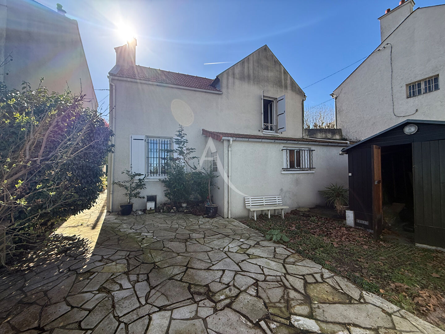 Agence immobilière de 
 L'Adresse de l'ANCIENNE MAIRIE - DESCAMPS - PIERRAT - AGENCE DE L'ANCIENNE MAIRIE 
