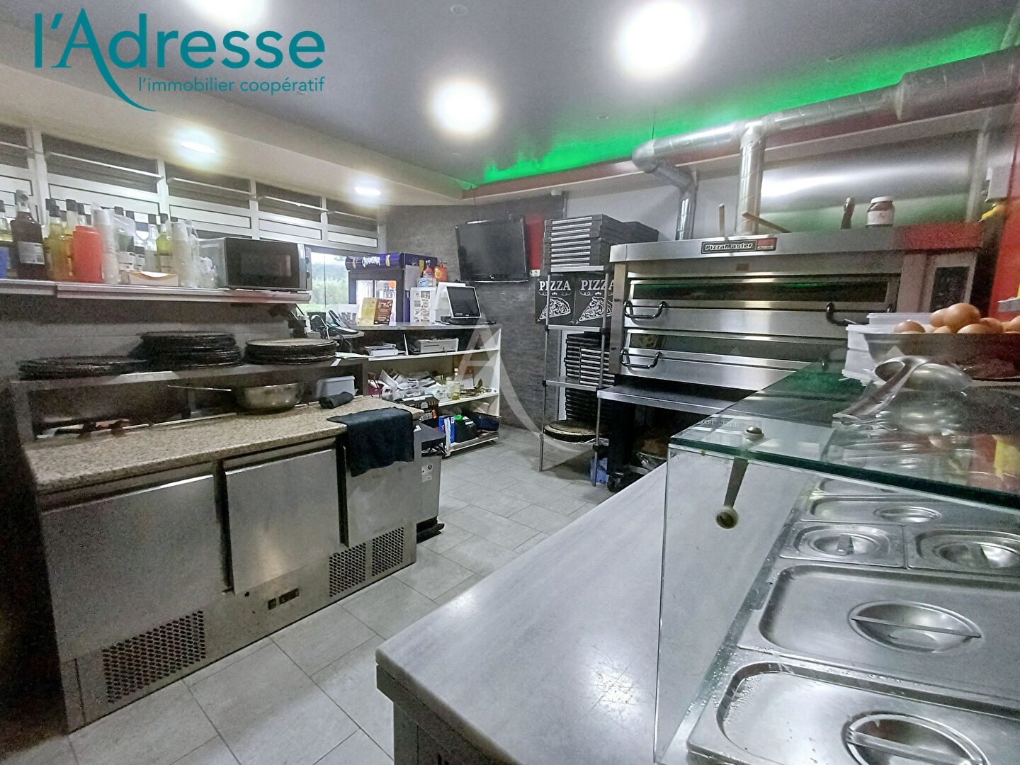 Agence immobilière de 
 L'Adresse de l'ANCIENNE MAIRIE - DESCAMPS - PIERRAT - AGENCE DESCAMPS 
