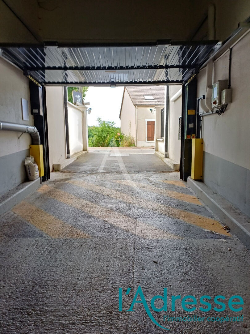 Photo PLACE DE PARKING EN SOUS SOL, faibles charges image 6/6