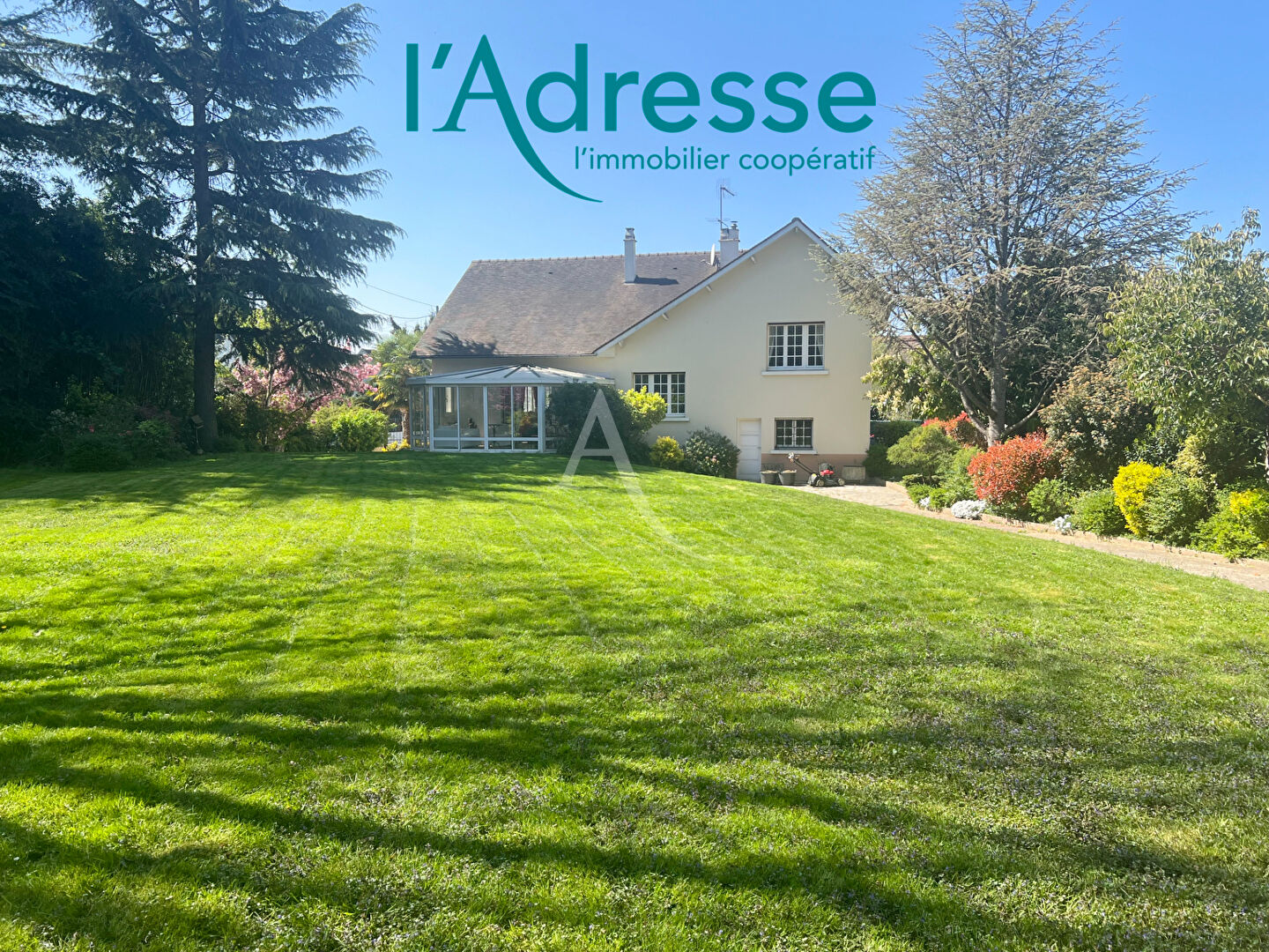 pavillon indépendant avec grand jardin