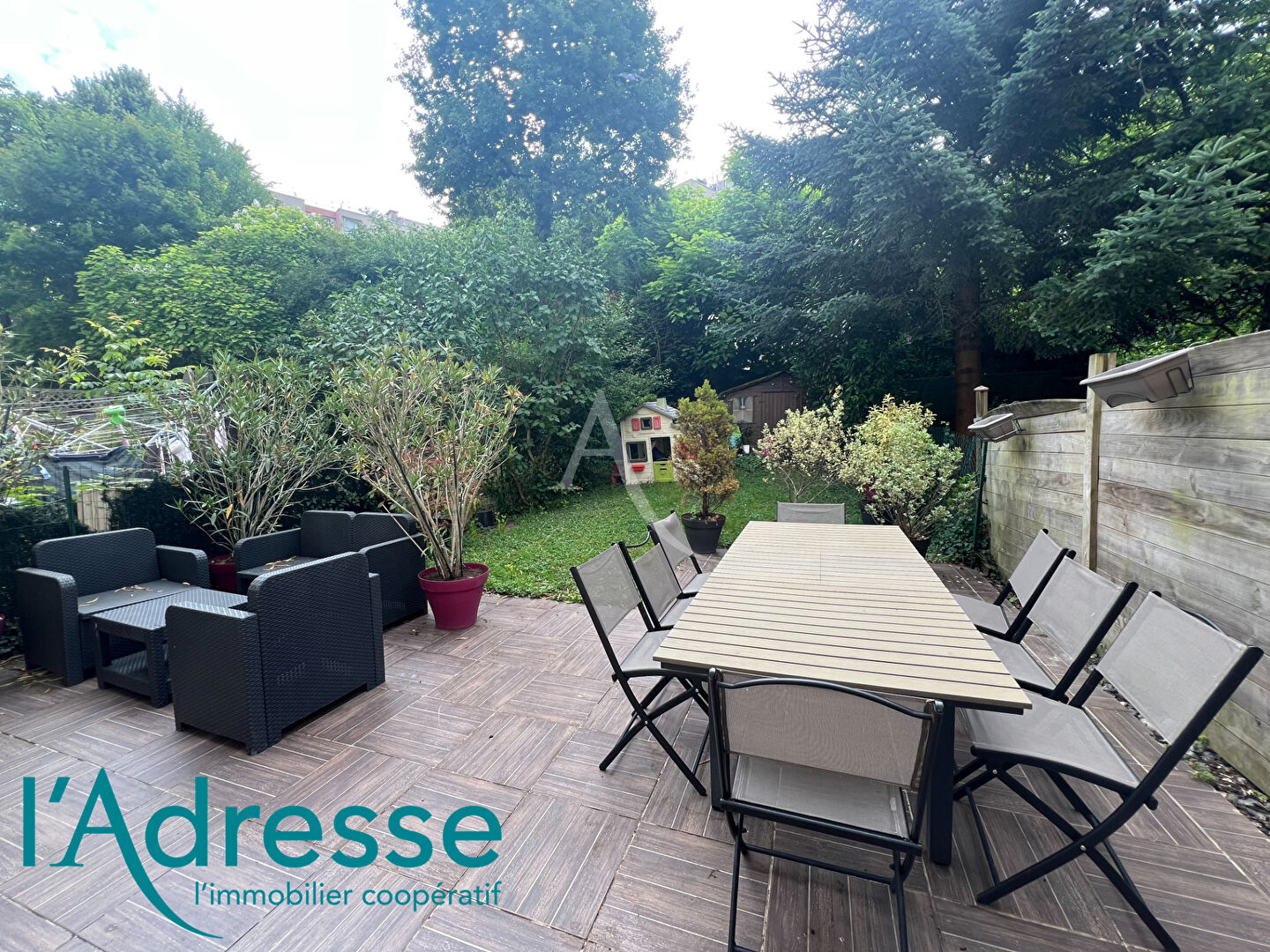 Agence immobilière de 
 L'Adresse de l'ANCIENNE MAIRIE - DESCAMPS - PIERRAT - AGENCE DESCAMPS 
