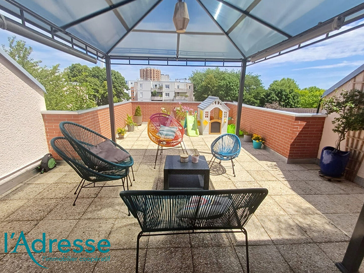 Agence immobilière de 
 L'Adresse de l'ANCIENNE MAIRIE - DESCAMPS - PIERRAT - AGENCE DESCAMPS 
