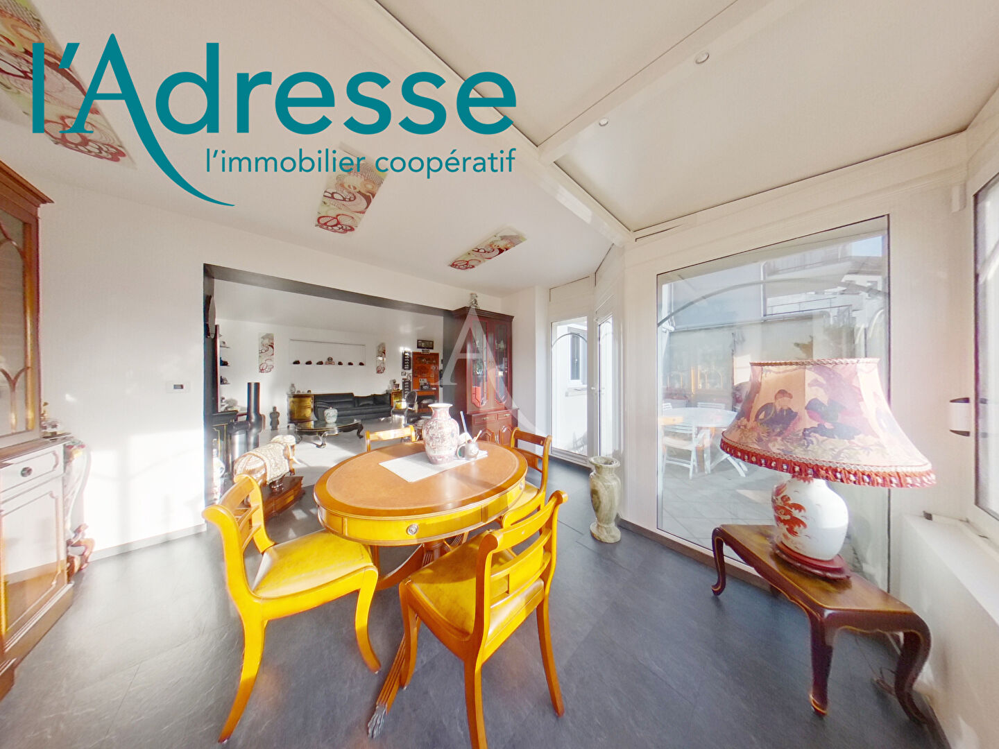 Agence immobilière de 
 L'Adresse de l'ANCIENNE MAIRIE - DESCAMPS - PIERRAT - AGENCE DESCAMPS 
