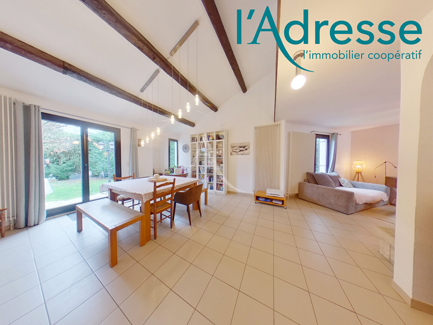 Agence immobilière de 
 L'Adresse de l'ANCIENNE MAIRIE - DESCAMPS - PIERRAT - AGENCE DESCAMPS 
