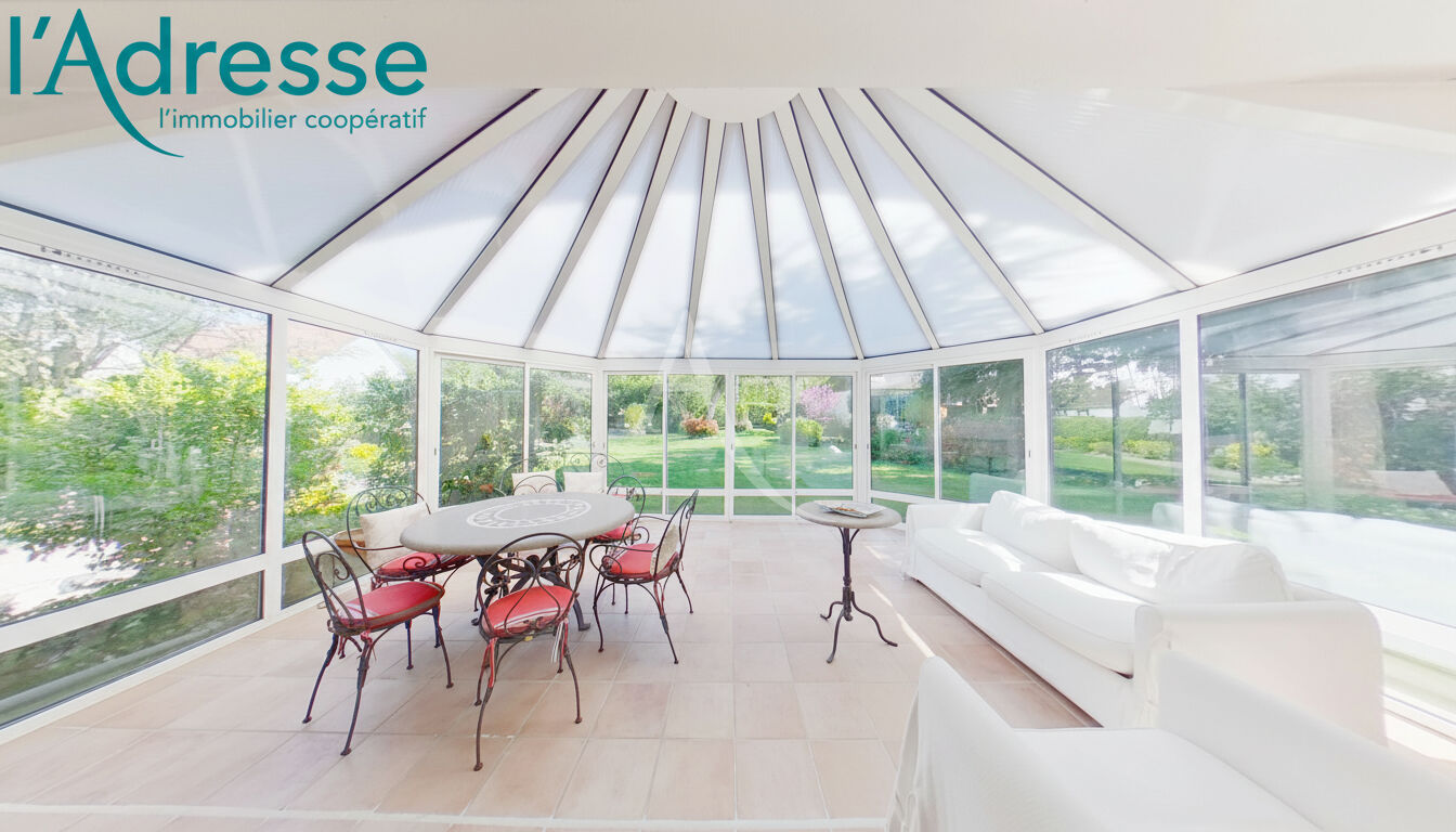 Agence immobilière de 
 L'Adresse de l'ANCIENNE MAIRIE - DESCAMPS - PIERRAT - AGENCE DESCAMPS 
