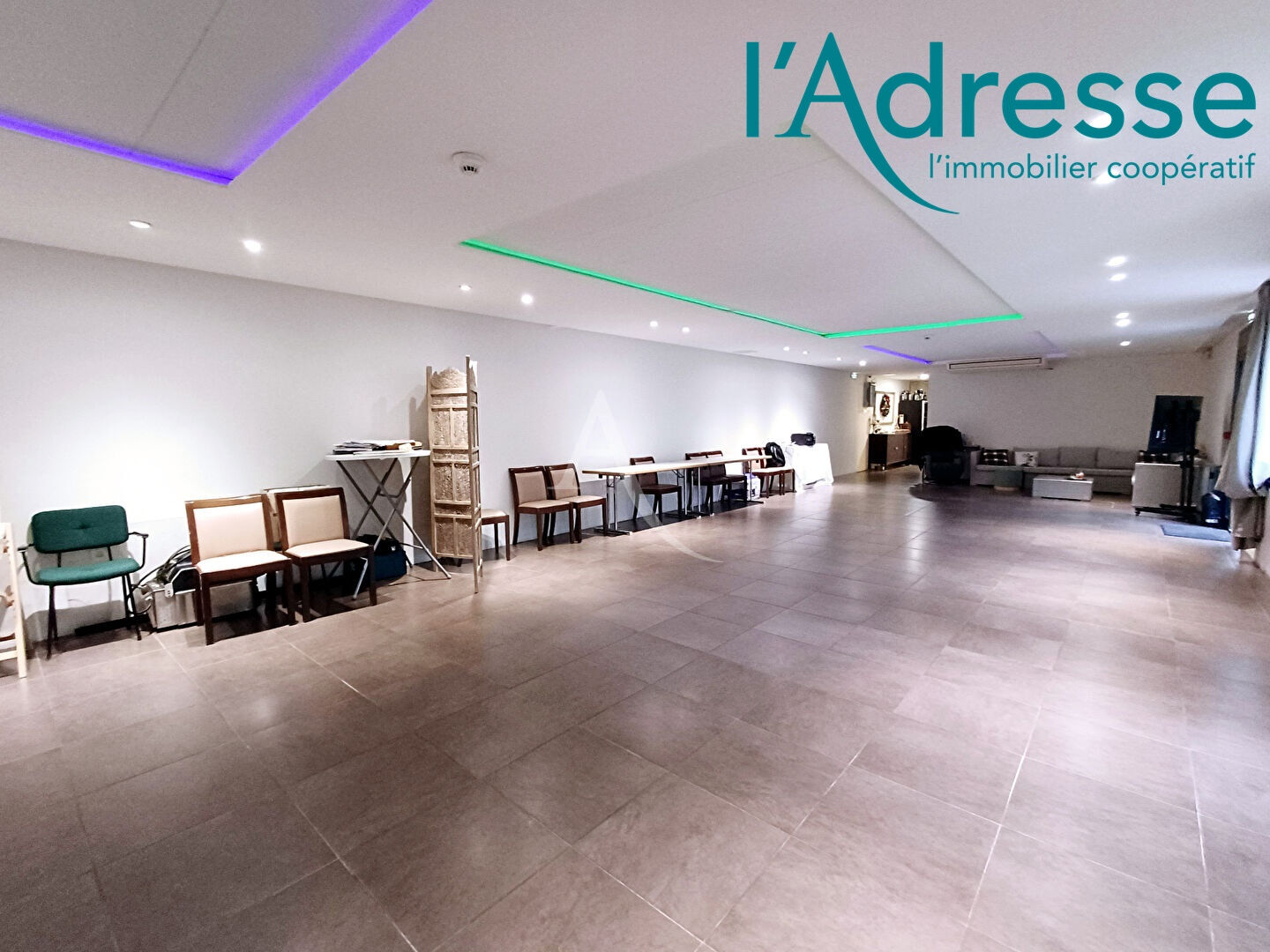 Agence immobilière de 
 L'Adresse de l'ANCIENNE MAIRIE - DESCAMPS - PIERRAT - AGENCE DESCAMPS 
