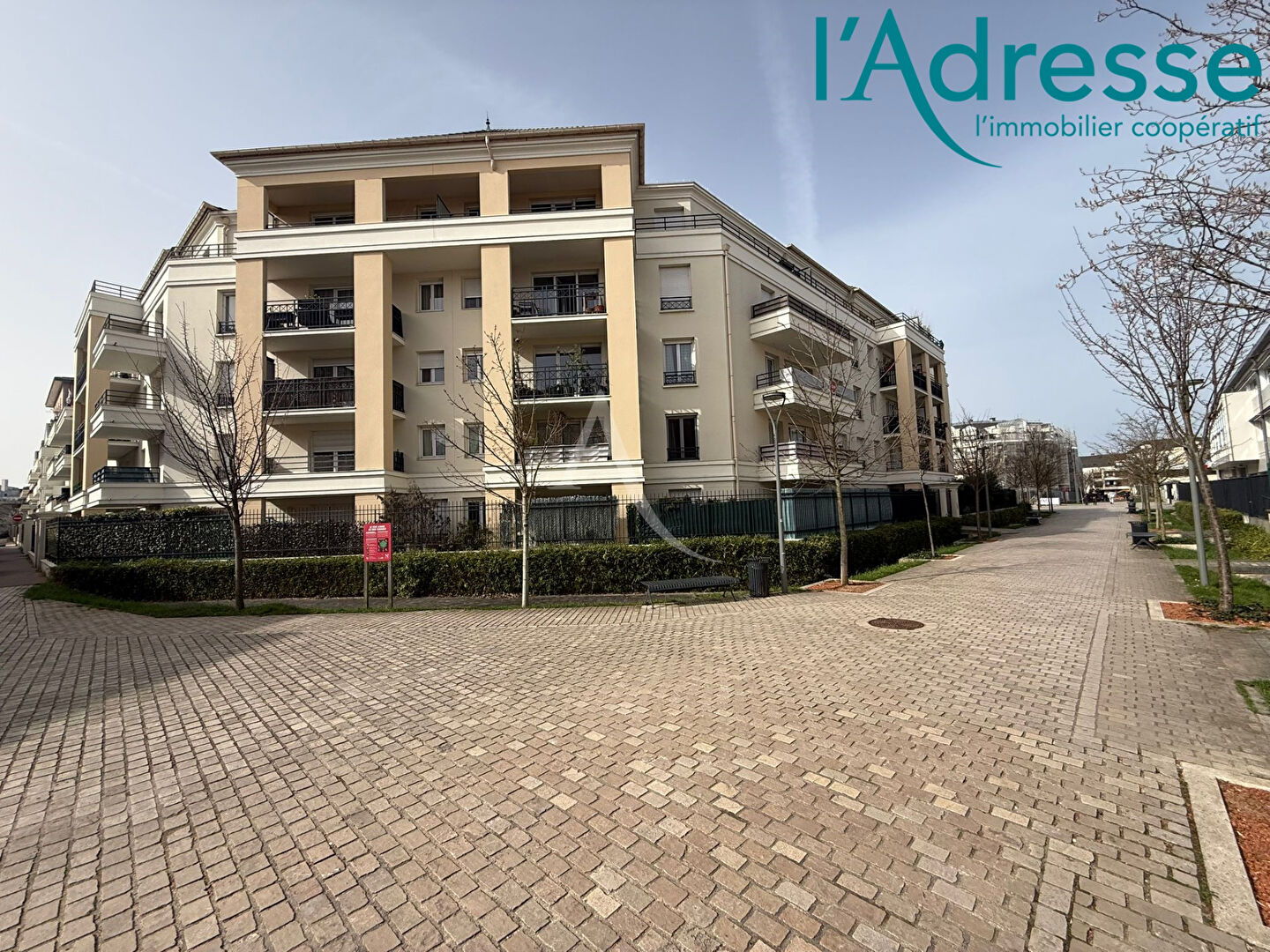 Agence immobilière de 
 L'Adresse de l'ANCIENNE MAIRIE - DESCAMPS - PIERRAT - AGENCE DE L'ANCIENNE MAIRIE 
