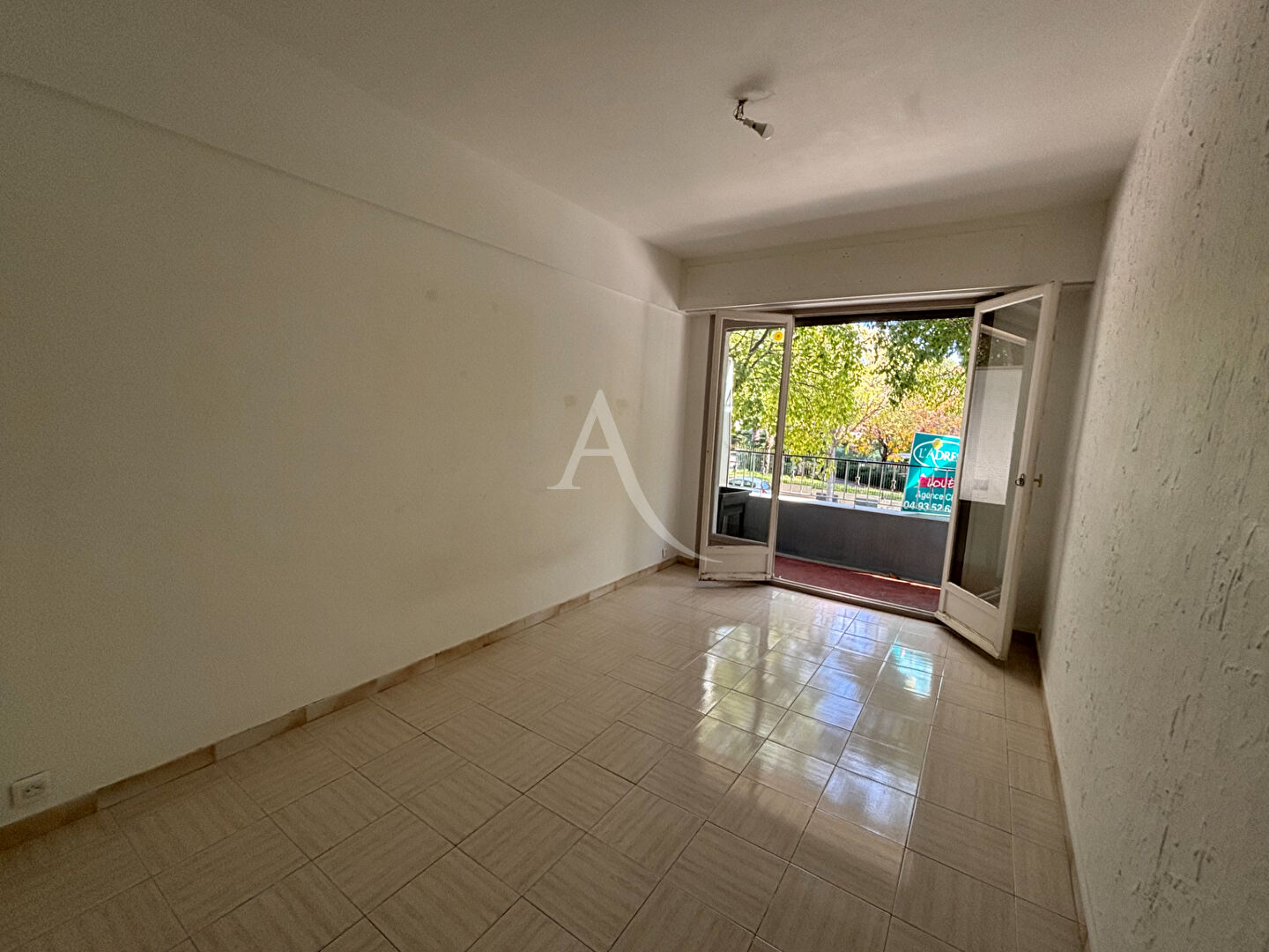 Photo TROIS PIECES Gorbella image 2/6