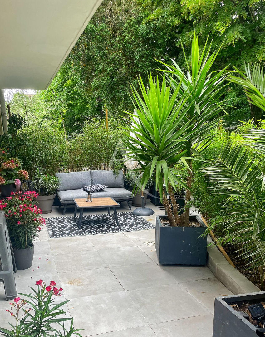 Agence immobilière de L'Adresse  SURESNES IMMOBILIER - L'ADRESSE SURESNES IMMOBILIER