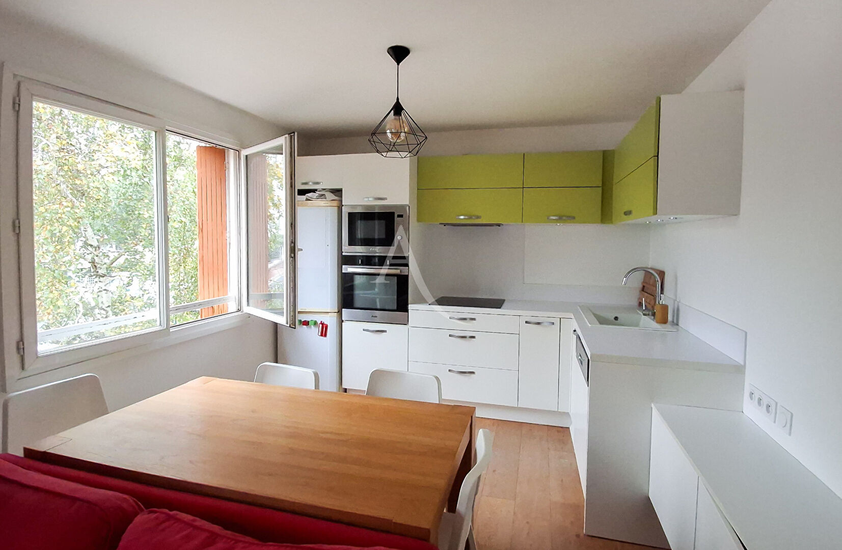 Agence immobilière de L'Adresse  SURESNES IMMOBILIER - L'ADRESSE SURESNES IMMOBILIER