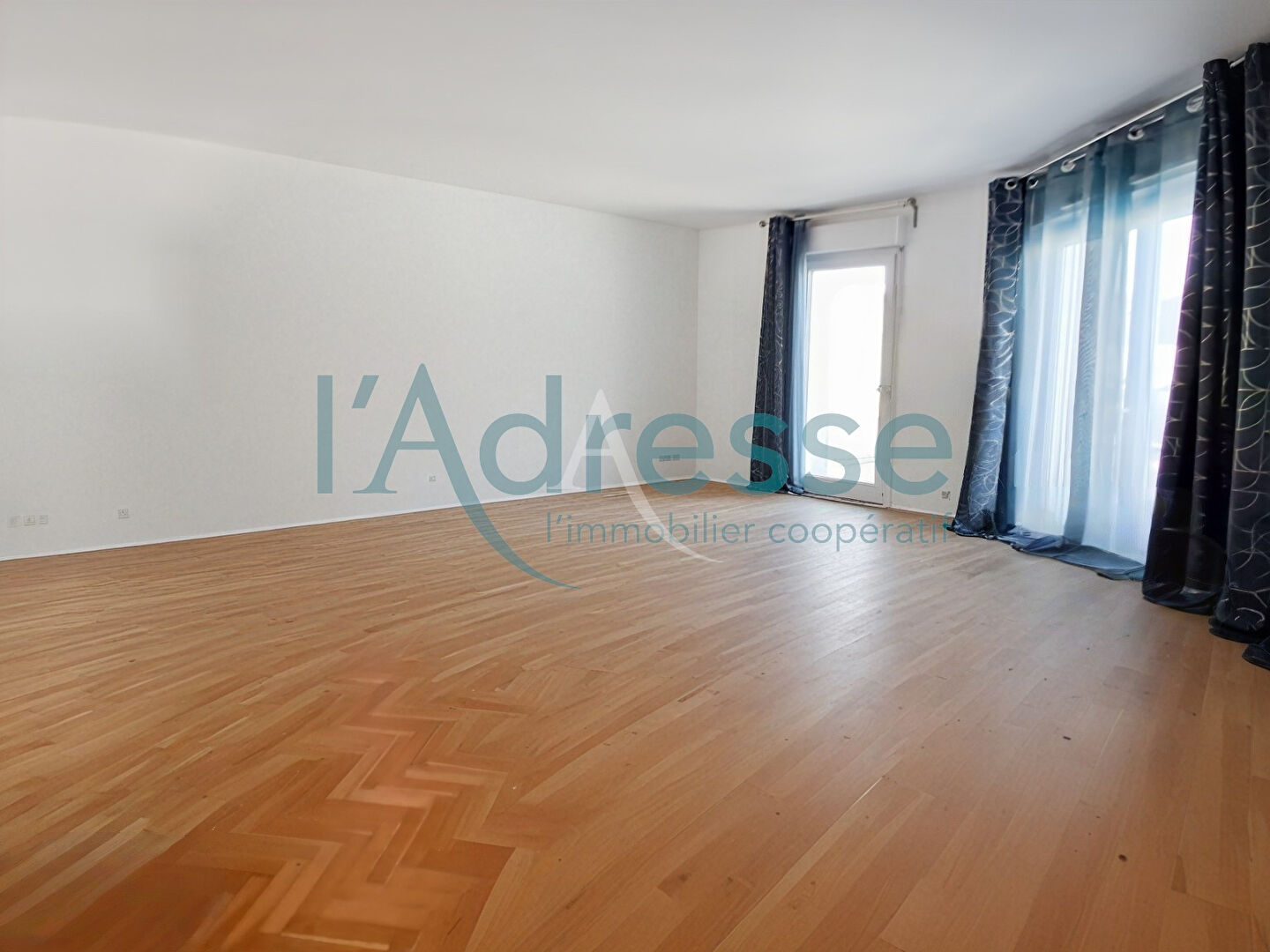 Agence immobilière de L'Adresse  SURESNES IMMOBILIER - L'ADRESSE SURESNES IMMOBILIER