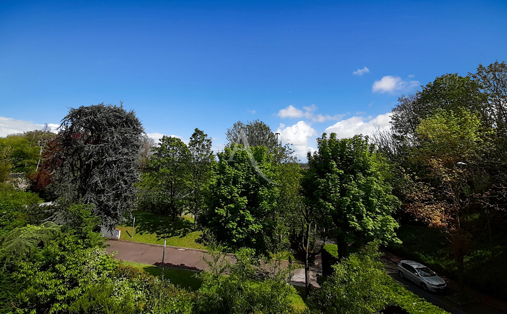 Agence immobilière de L'Adresse  SURESNES IMMOBILIER - L'ADRESSE SURESNES IMMOBILIER