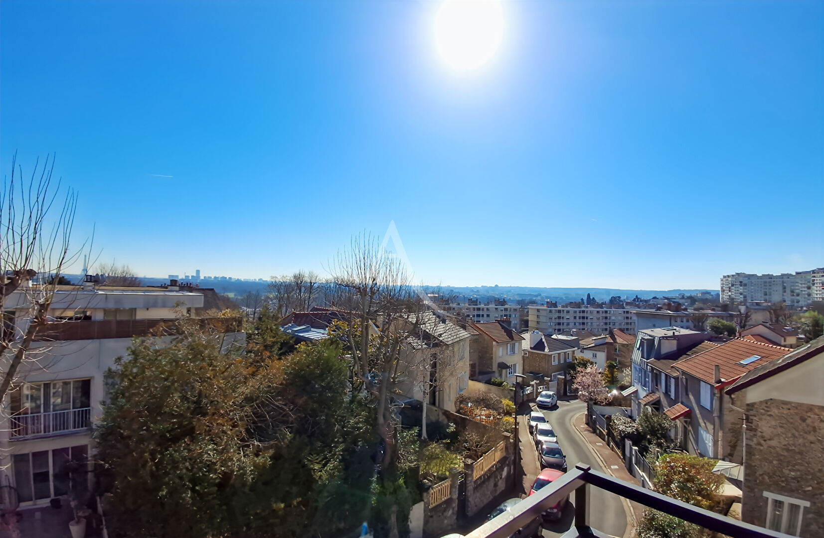 Agence immobilière de L'Adresse  SURESNES IMMOBILIER - L'ADRESSE SURESNES IMMOBILIER