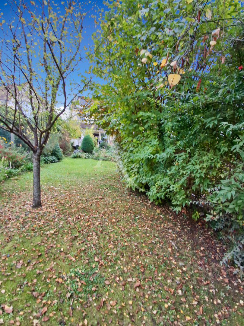 RUEIL-MALMAISON Côteaux - le calme parfait - eau jardin -