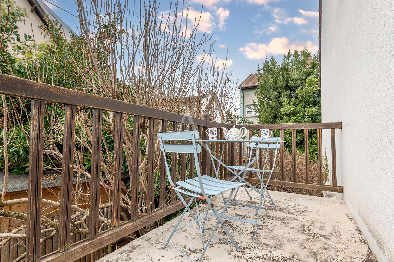 Agence immobilière de L'Adresse  SURESNES IMMOBILIER - L'ADRESSE SURESNES IMMOBILIER