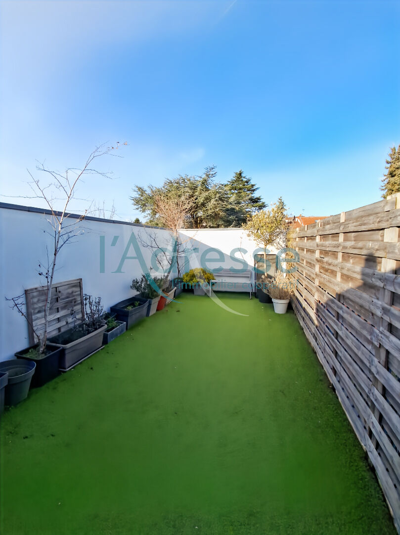 Agence immobilière de L'Adresse  SURESNES IMMOBILIER - L'ADRESSE SURESNES IMMOBILIER